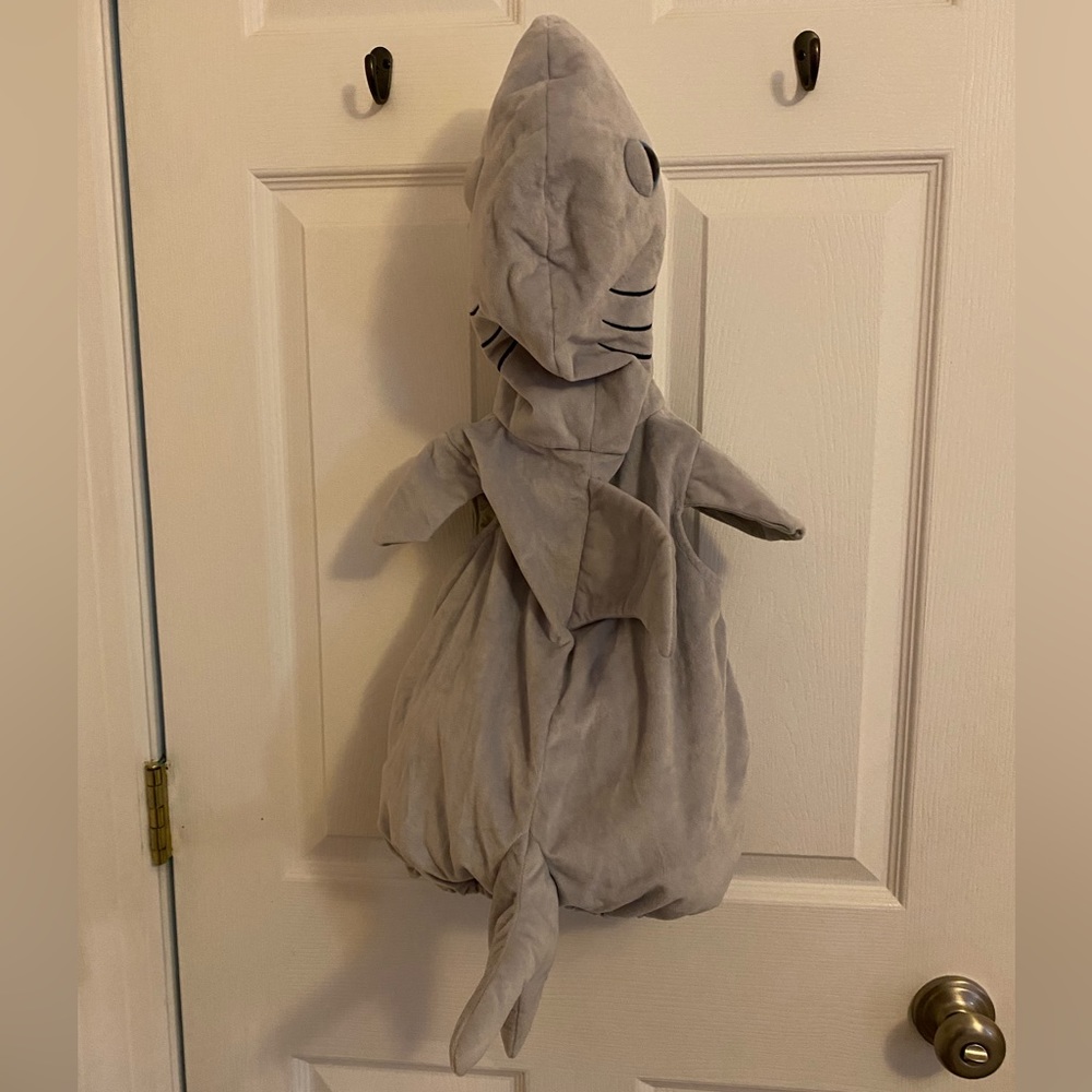 Baby shark costume for 12-18 months baby. - Picture 4 of 5